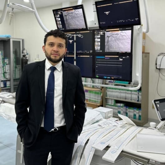 Dr. Juan Carlos Mandujano cardiólogo en Lindavista especialista en enfermedades del corazón